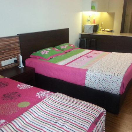 Best Studio Guest House Кота-Бару Экстерьер фото
