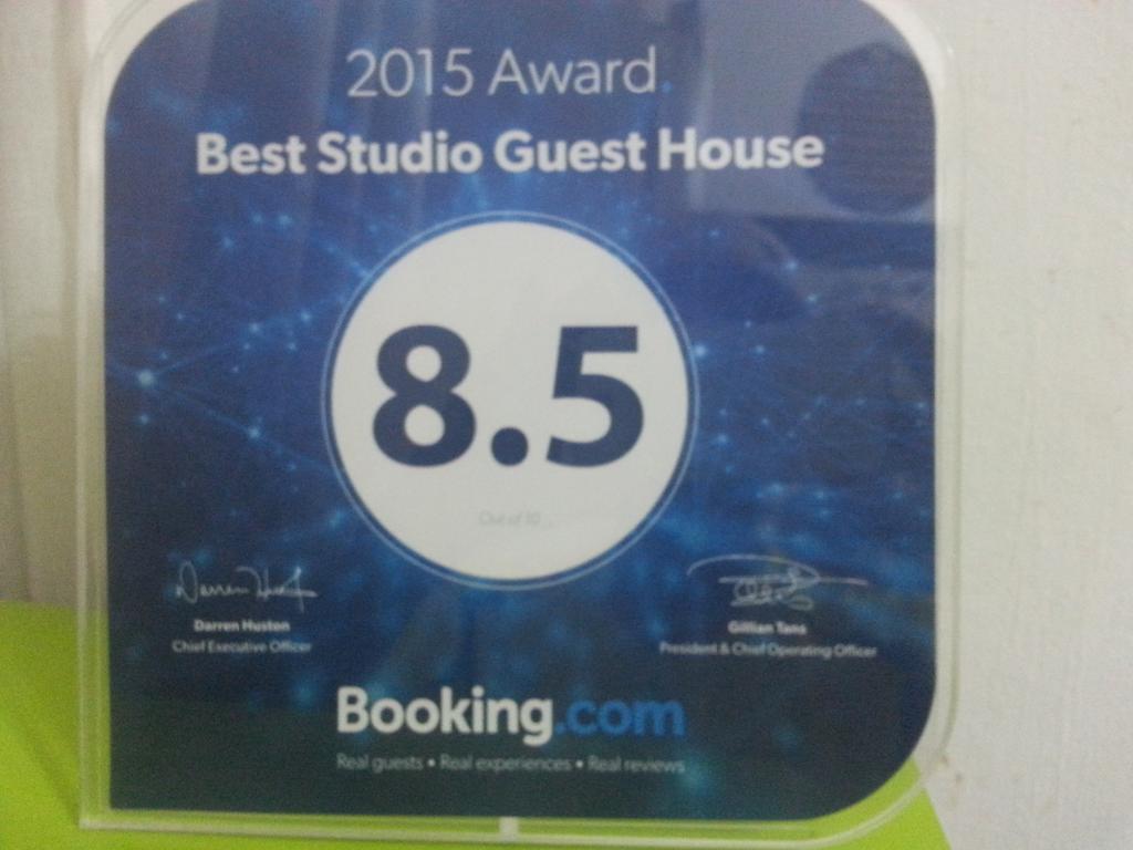 Best Studio Guest House Кота-Бару Экстерьер фото